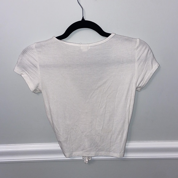 White top - Picture 2 of 3